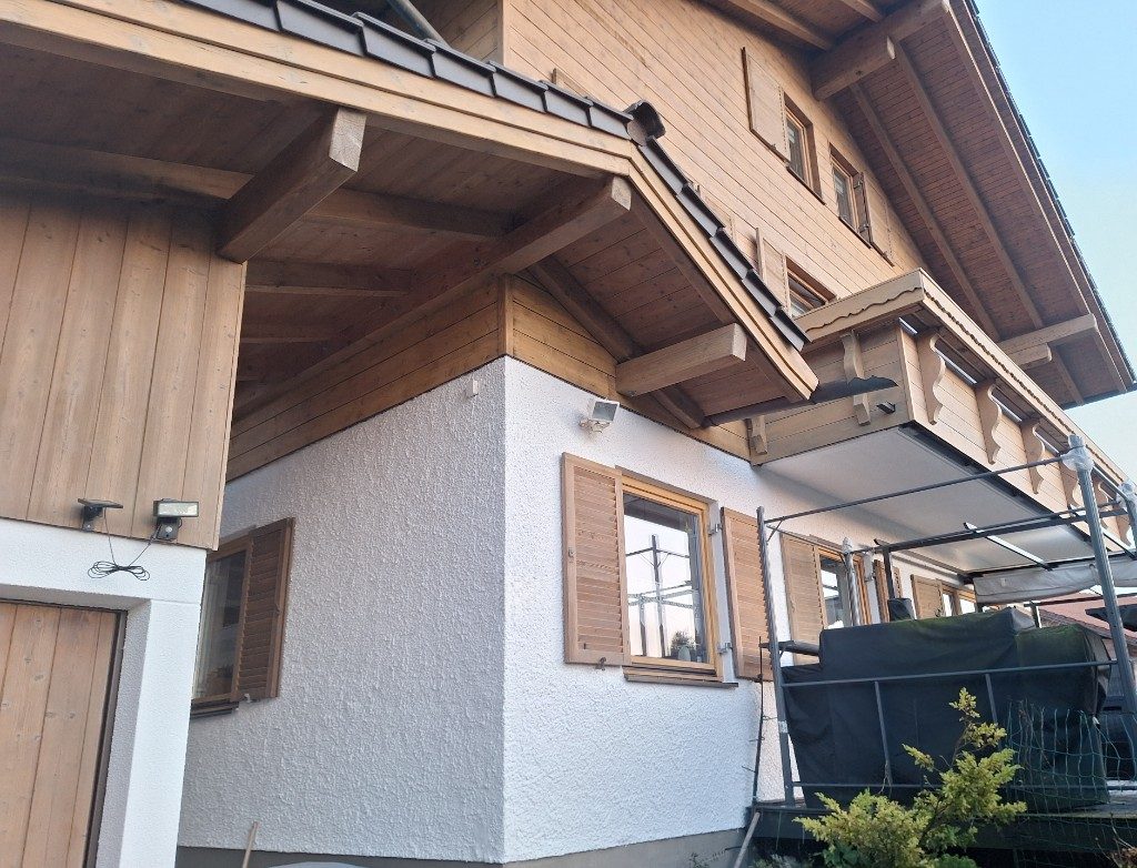 Holzschalung nach den Lasierarbeiten